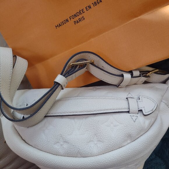 Louis Vuitton EMPRIENTE BUMBAG Créme Monogram Waist Crossbody 🤍 - Picture 6 of 16